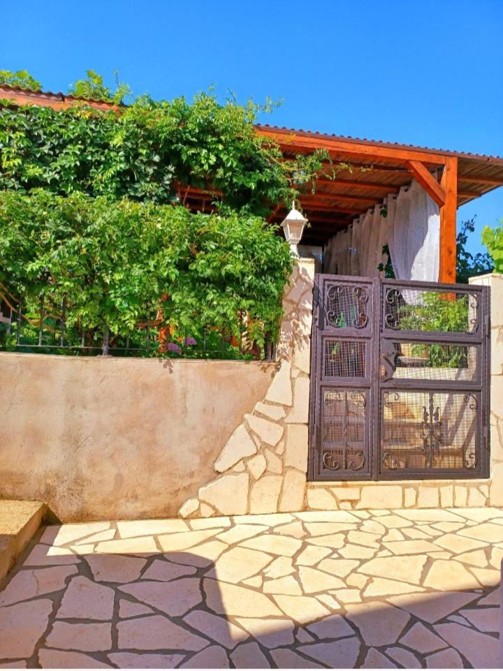 House Gita Mrljane Exterior foto